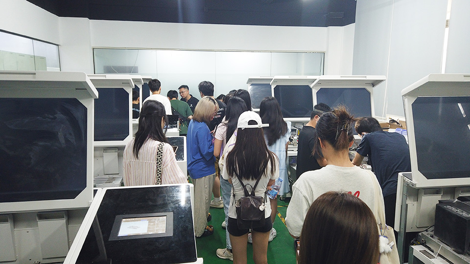 Collision of Art and Technology ——Students of class 2021 of the arts